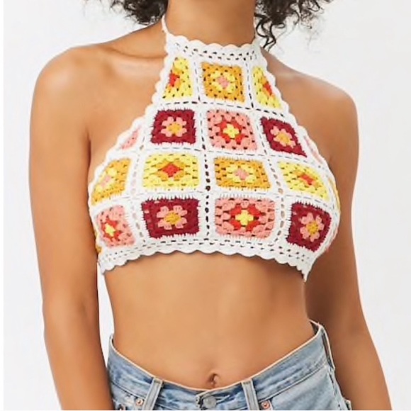 Forever 21 Tops - NWOT Crochet floral quilt halter crop top